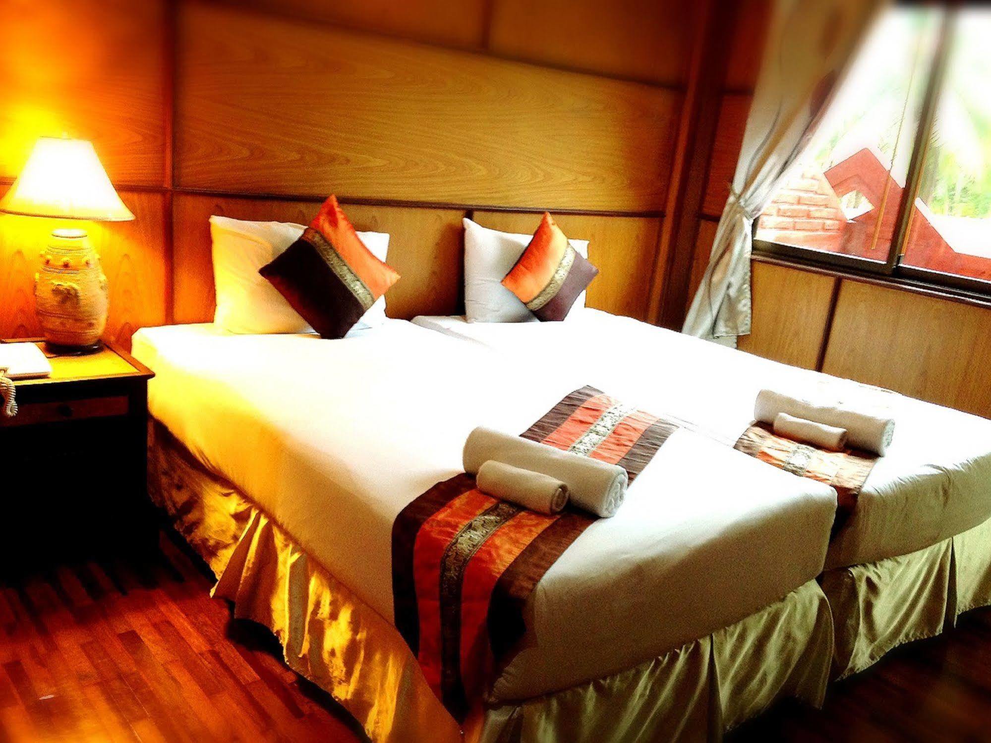 Jaroenrat Resort สมุทรสงคราม ภายนอก รูปภาพ